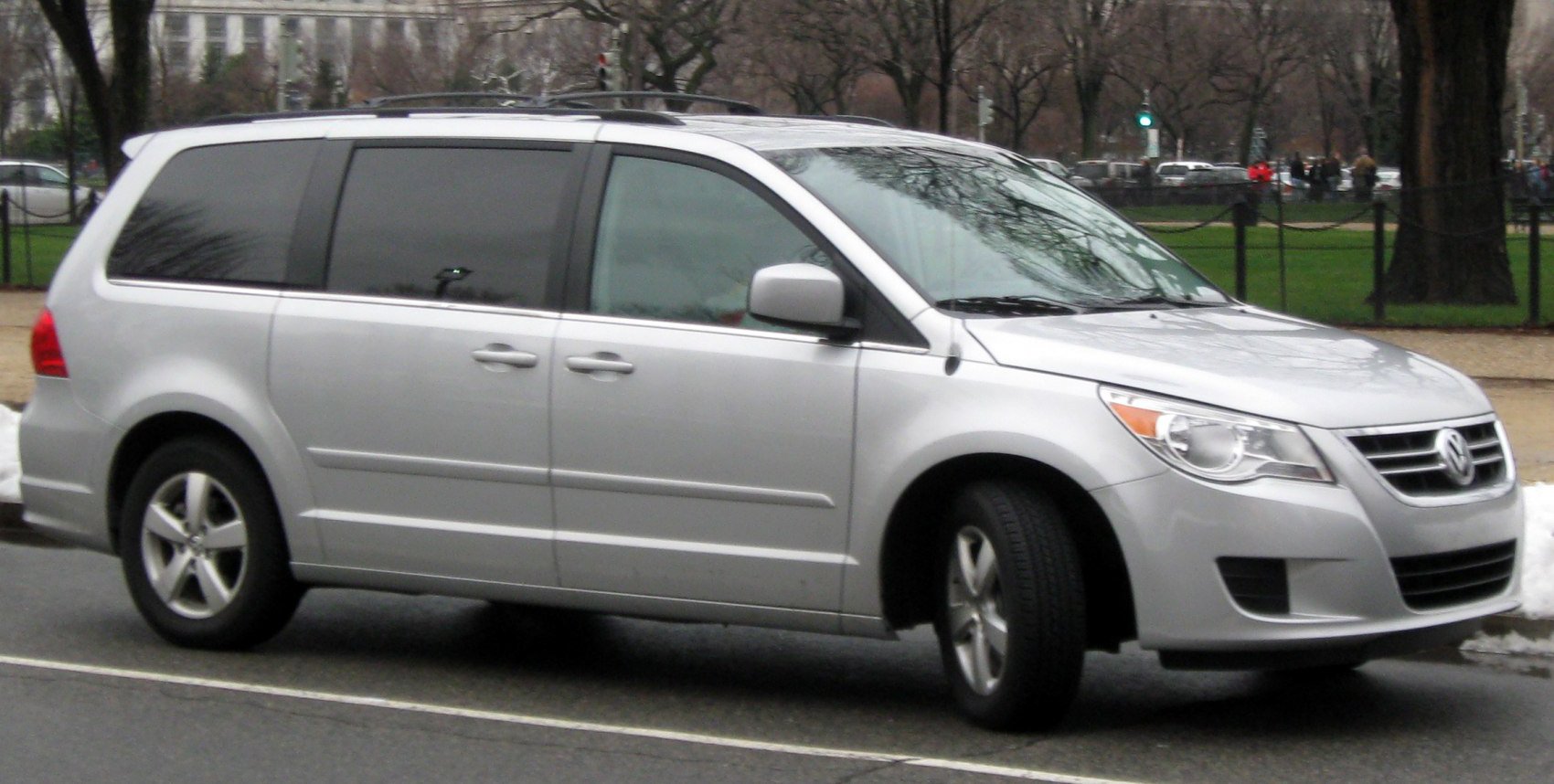 Volkswagen Routan technical specifications and fuel economy